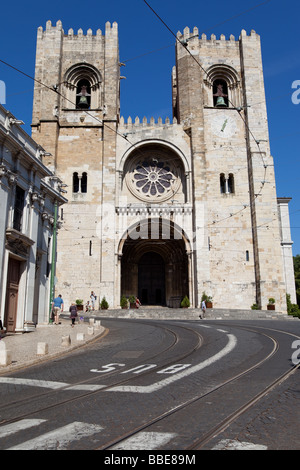 Lissabon Kathedrale. Die wichtigste Kirche von Lissabon, und die einzige verbleibende im romanischen Stil in der Stadt. Stockfoto