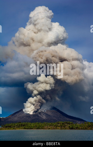 Vulkan-Ausbruch in Papua-Neu-Guinea Stockfoto