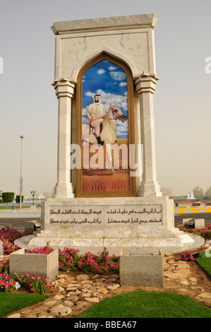 Darstellung des verstorbenen Sheikh Zayed bin Sultan Al-Nahyan auf einem Pferd, im Bezirk von Wellenbrecher, Abu Dhabi, Vereinigte Arabische Emira Stockfoto