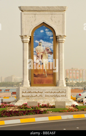 Darstellung des verstorbenen Sheikh Zayed bin Sultan Al-Nahyan auf einem Pferd, im Bezirk von Wellenbrecher, Abu Dhabi, Vereinigte Arabische Emira Stockfoto