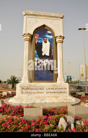 Darstellung des verstorbenen Sheikh Zayed bin Sultan Al-Nahyan, im Bezirk von Wellenbrecher, Abu Dhabi, Vereinigte Arabische Emirate, Arabien Stockfoto