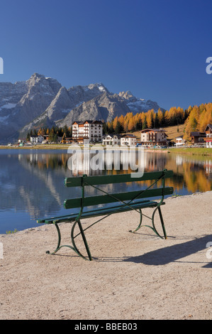 Lago di Misurina, Misurina Dorf, Dolomiten, Sorapis Berg, Provinz Belluno, Region Venetien, Italien Stockfoto