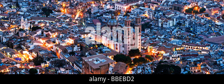 Luftaufnahme der Kirche von Santa Prisca, Taxco, Guerrero, Mexiko Stockfoto