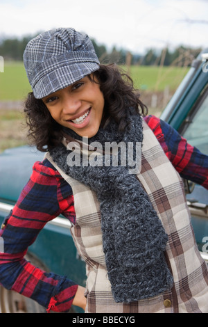 Porträt der jungen Frau auf einem Bauernhof in Hillsboro, Oregon, USA Stockfoto