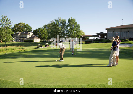 Leute spielen Golf, Burlington, Ontario, Kanada Stockfoto