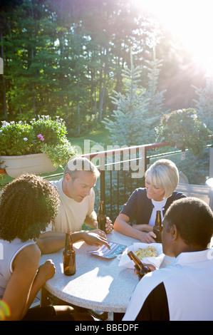 Freunde im Country Club, Burlington, Ontario, Kanada Stockfoto