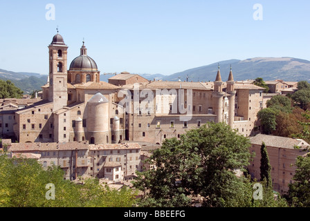 Long Shot von der Palazzo Ducale in Urbino Stockfoto