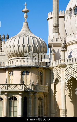 ENGLAND East Sussex Brighton Zwiebel geformt Kuppeln des 19. Jahrhunderts Royal Pavillon im Indo-Barbaren-Stil von John Nash entworfen Stockfoto