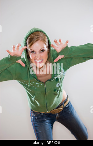 Porträt der Frau ein furchtsames Gesicht machen Stockfoto