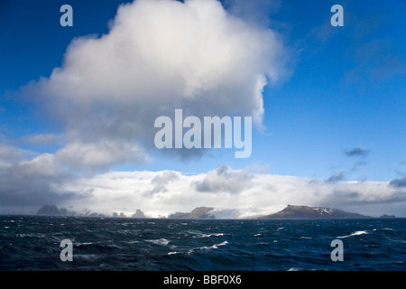 Gletscher treffen die stürmischen Südpolarmeer King George Island Süd-Shetland-Inseln der Antarktis Stockfoto