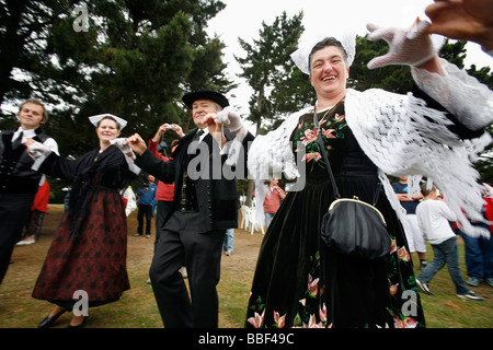 Bretonische Trachten, Musik und Tanz, Volksfest, Morbihan, Frankreich Stockfoto