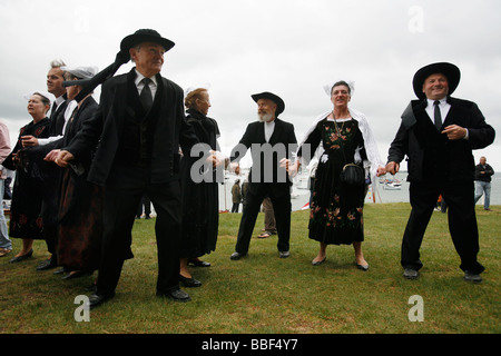 Bretonische Trachten, Musik und Tanz, Volksfest, Morbihan, Frankreich Stockfoto