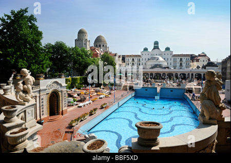 Überblick über das Gellertbad in Budapest Ungarn Stockfoto