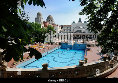 Überblick über das Gellertbad in Budapest Ungarn Stockfoto