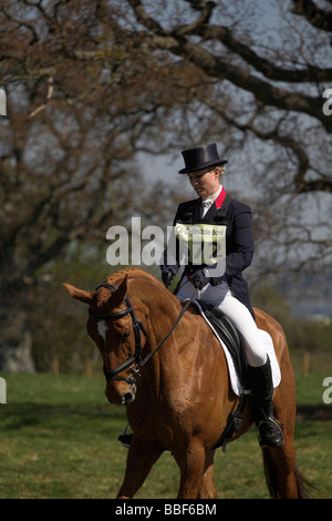 Zara Phillips auf Powderham Castle Horse Eventing Wettbewerb 2009 Tag 2 Stockfoto