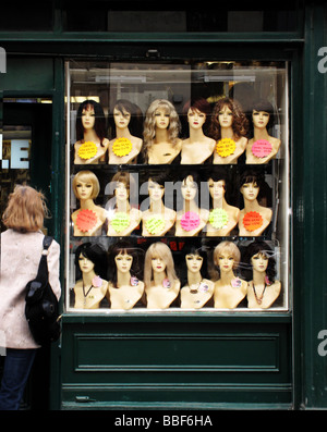 Perücke Shop in Dublin Irland Stockfoto