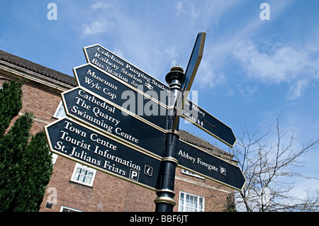 Ansichten von Shrewsbury und Einkaufsstraßen und Zeichen Stockfoto