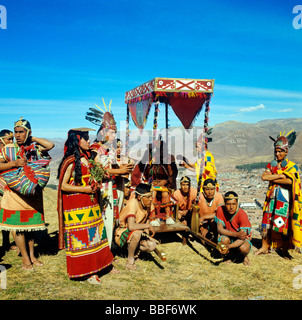 Schauspieler Proben Szene für Inka Zeremonie und Festival der Sonne Inti Raymi Wintersonnenwende Stadt Cuzco peru Stockfoto