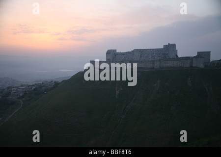 Sonnenaufgang am Kreuzfahrerburg, Krak des Chevaliers, Syrien Stockfoto