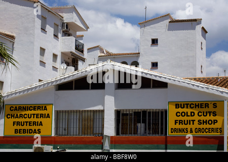 Zweisprachige Schilder, unterzeichnen in zwei Sprachen, Englisch und Spanisch, Mijas Costa, Costa Del Sol, Andalusien, Spanien, Europa, Stockfoto