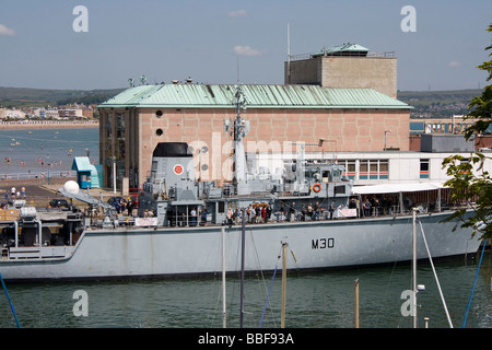 HMS Ledbury (M30) Jagd-Klasse Minesweeper der Royal Navy festgemacht Tag der offenen Tür Weymouth harbour Dorset England uk gb Stockfoto