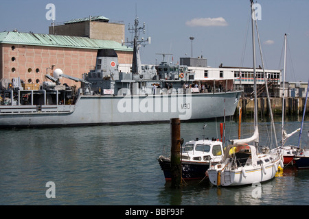 HMS Ledbury (M30) Jagd-Klasse Minesweeper der Royal Navy festgemacht Tag der offenen Tür Weymouth harbour Dorset England uk gb Stockfoto