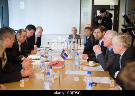 Britische und isländischen Banker und Beamten haben ein Treffen, um die Finanzkrise zu diskutieren Stockfoto