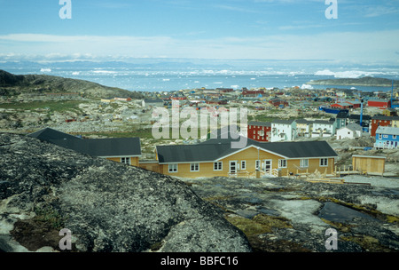 Blick über die Stadt Ilulissan (Jakobshaven) und die Disko-Bucht, West-Grönland Stockfoto