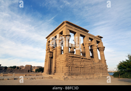 Trajan s Kiosk Hypaethral Tempel im Tempel der Isis in Philae Insel Nasser-See in der Nähe von Assuan, Ägypten Stockfoto