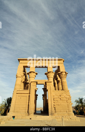 Trajan s Kiosk Hypaethral Tempel im Tempel der Isis in Philae Insel Nasser-See in der Nähe von Assuan, Ägypten Stockfoto