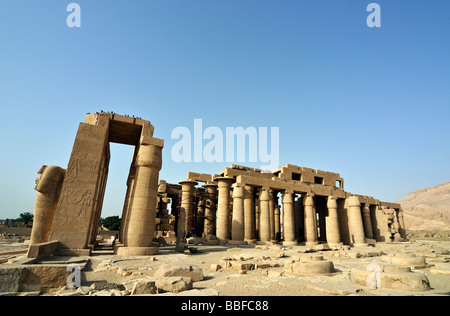 Ramesseum Totentempel von Pharao Ramses Ramses II thebanischen Nekropole Westbank von Luxor Ägypten Stockfoto