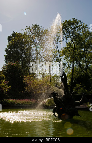 Brunnen im Queen Mary es Gardens, der Regent Park London England UK Stockfoto