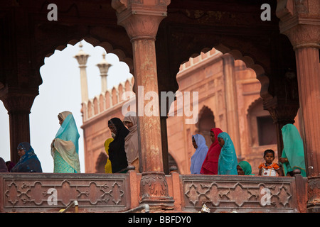 Frauen beten in der Jama Masjid oder Freitagsmoschee in Delhi Indien Stockfoto