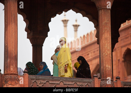 Frauen beten in der Jama Masjid oder Freitagsmoschee in Delhi Indien Stockfoto