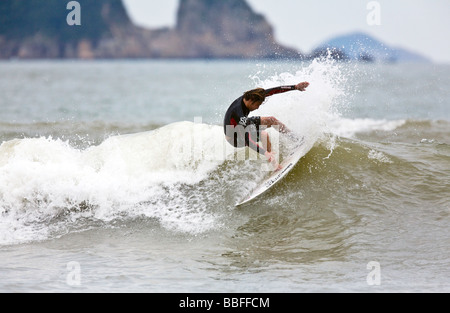 China, Provinz Zejiang, Zhoushan Insel, Surfen, Francesco Palattella (ITA) Stockfoto