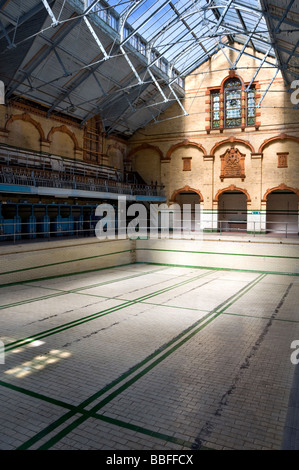 Das Innere des Victoria-Bäder in Manchester, England, UK, vor Abschluss der Restaurierung des Gebäudes Stockfoto