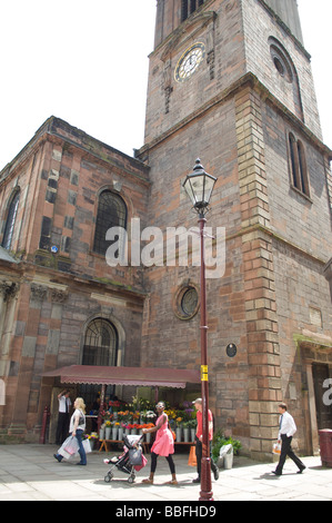 Kirche und Blumenstall, St Anns Square, Stadtzentrum von Manchester Stockfoto