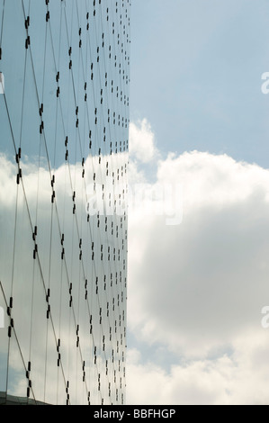 Abstrakte Ansicht des Ziviljustizzentrums Manchester Stockfoto