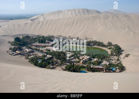 Huacachina, eine kleine Oasenstadt in der Ica Region von Süd-westlichen Peru. Stockfoto