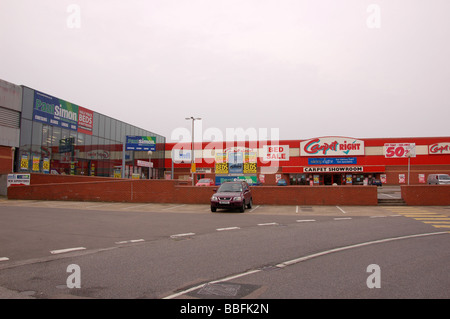 Ein Mini-Einkaufszentrum bei Colindale, London, England, Uk Stockfoto