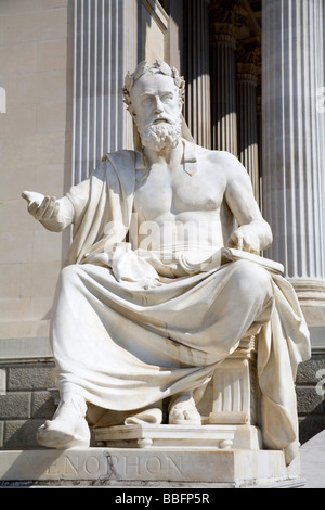 Vienna - Philosoph Statue für das Parlament - Xenophanes Stockfoto