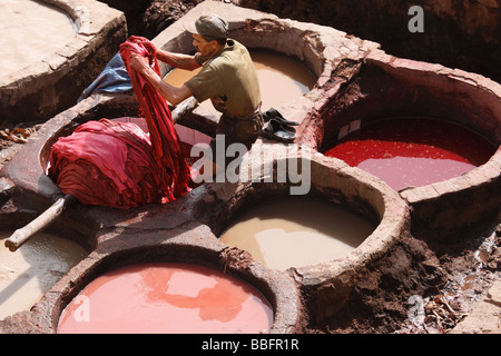 Afrika, Nordafrika, Marokko, Fes, Fes el Bali, alte Fes, Medina, mittelalterlichen traditionellen Gerbereien, The Chouara Gerberei Stockfoto
