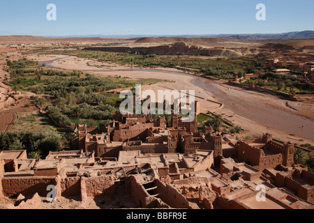 Afrika, Nord, Afrika, Marokko, Atlas-Region, Ouarzazate, Ait Benhaddou, Kasbah, Palm Grove, Steinwüste Stockfoto