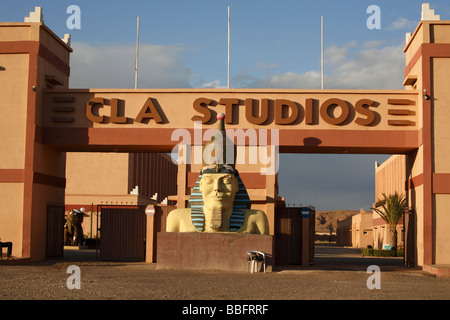 Afrika, Nordafrika, Marokko, Atlas-Gebirge, Ouarzazate, CLA Studios, Eingang, Filmstudio Stockfoto