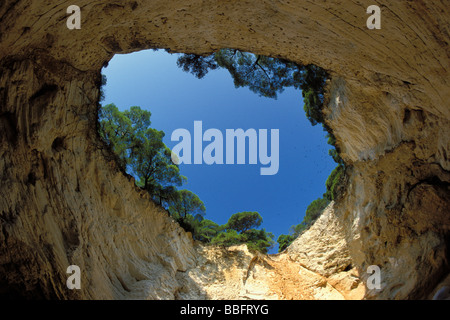 Höhle in der Nähe von Vieste, Gargano, Apulien, Italien, Europa Stockfoto