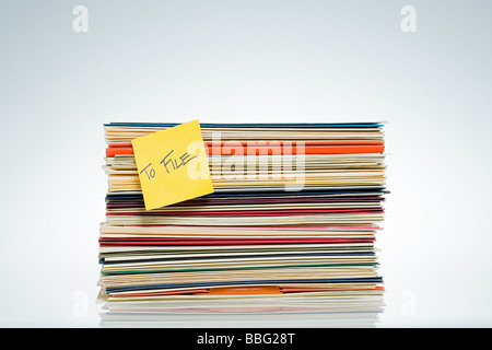 Selbstklebende Hinweis auf Dateien Stockfoto