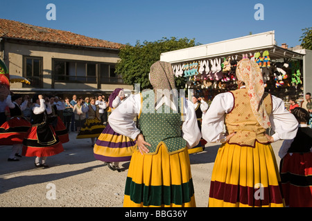 Volkstänze in die Feierlichkeiten von San Roque Villasante de Montija Burgos Castilla Leon Spanien Stockfoto