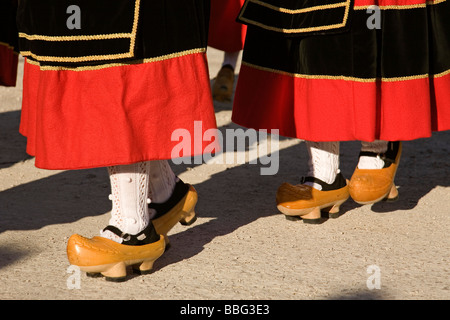 Volkstänze in die Feierlichkeiten von San Roque Villasante de Montija Burgos Castilla Leon Spanien Stockfoto