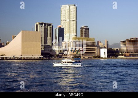 Kowloon von Hong Kong Island gesehen Stockfoto