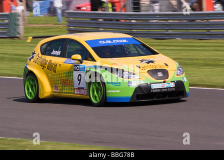 Cartridge World Zero Carbon Racing Seat Leon Rennwagen British Touring Car Championship in Oulton Park Cheshire England Stockfoto